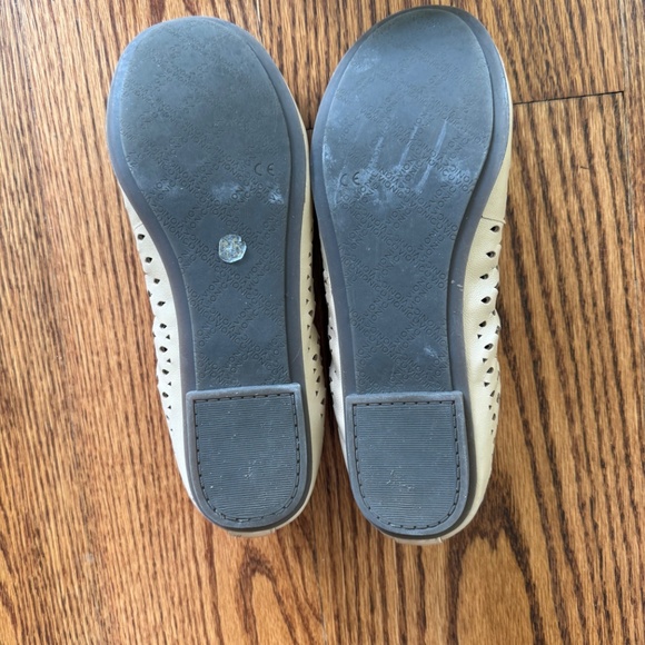 Vionic Ballet Flats, Size 7 1/2, Color Nude - Picture 2 of 3